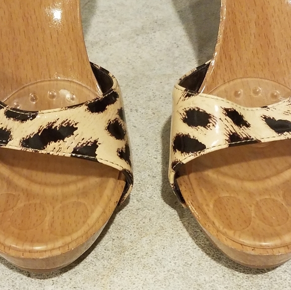 Quipid patent leopard wood slip on heels size 8 - Picture 7 of 7